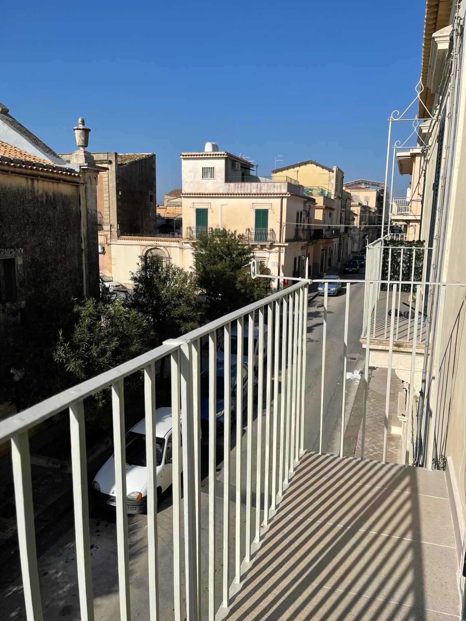 Casa Crispi Hotell Noto Exteriör bild